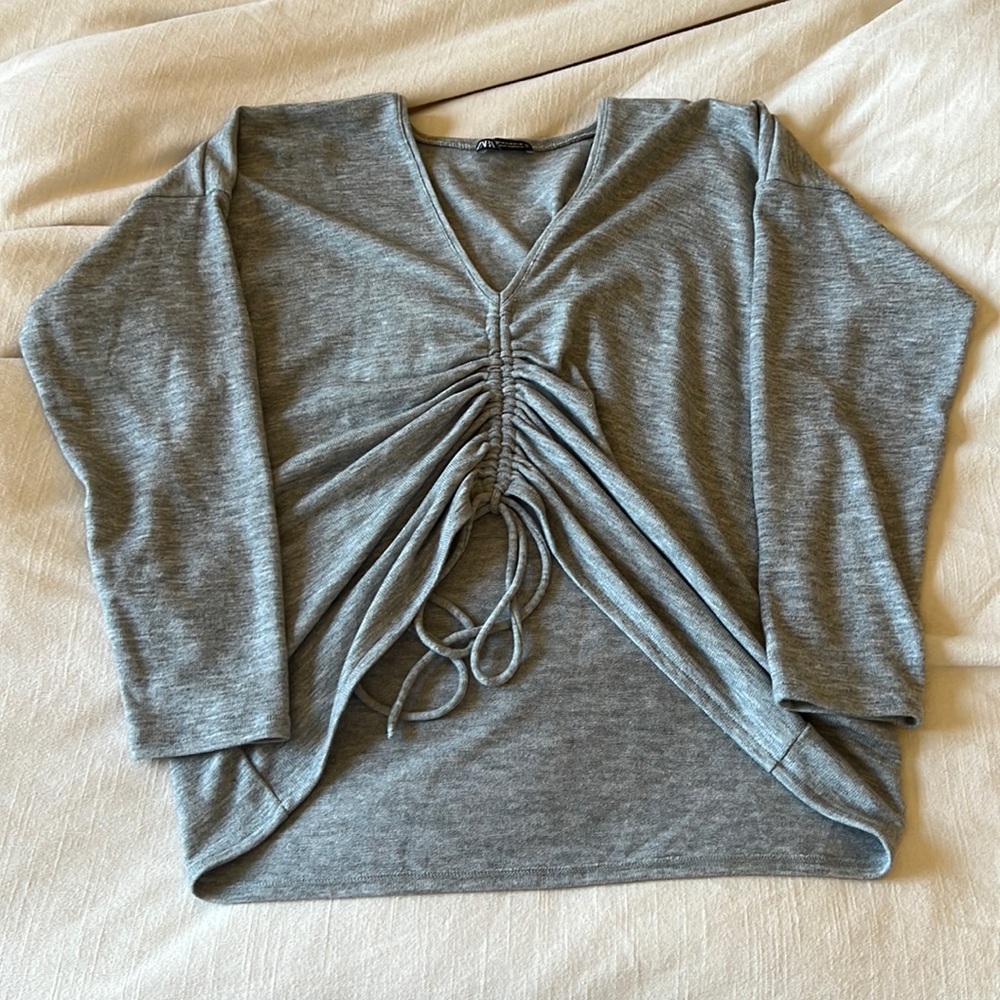 NWOT. ZARA cinched Shirt. Women’s size Medium